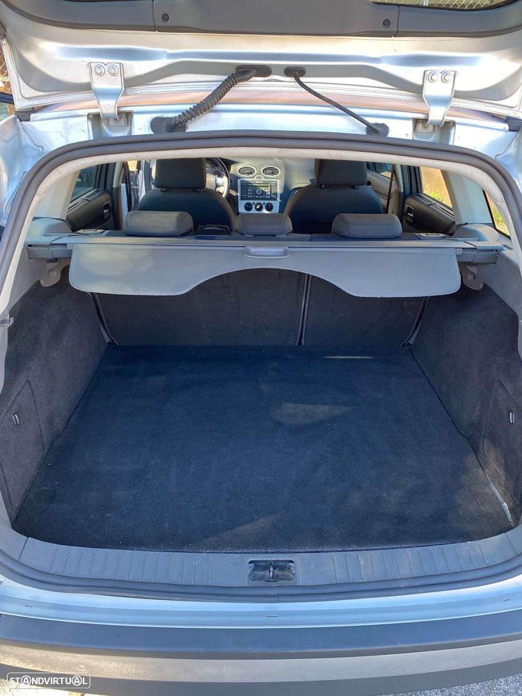 Ford Focus SW 1.4 Trend - 19