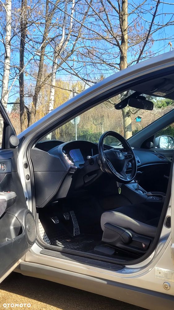 Honda Civic 1.8 Sport - 13