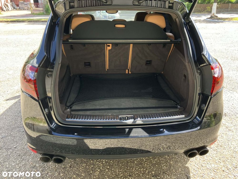 Porsche Cayenne - 19