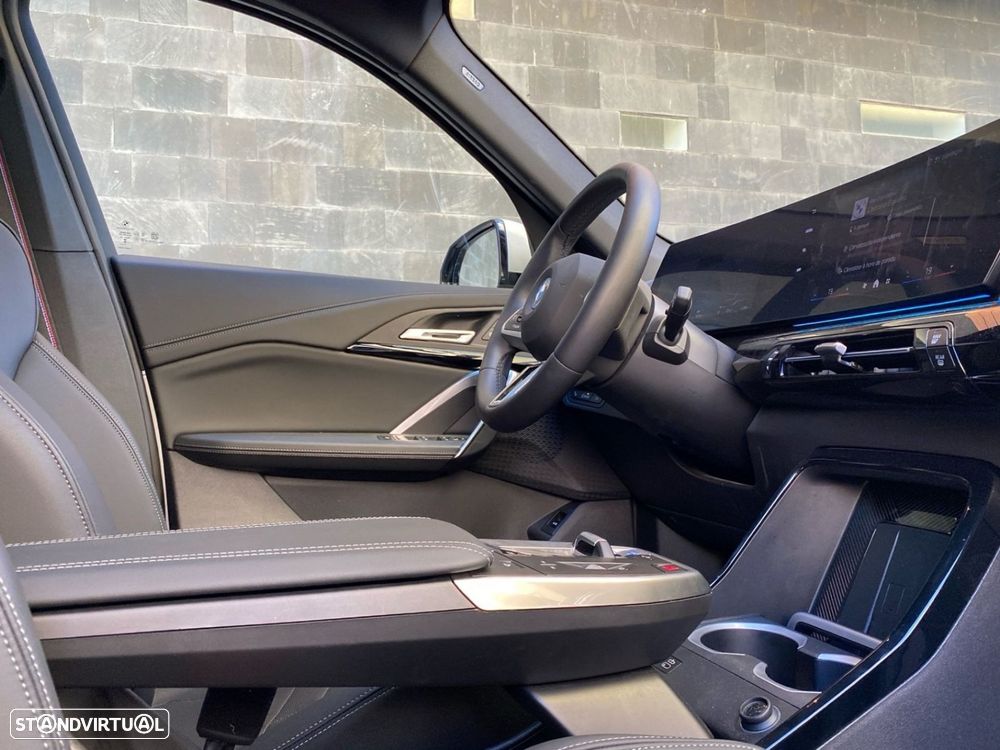 BMW iX1 eDrive20 Pack Desportivo M Pro - 13