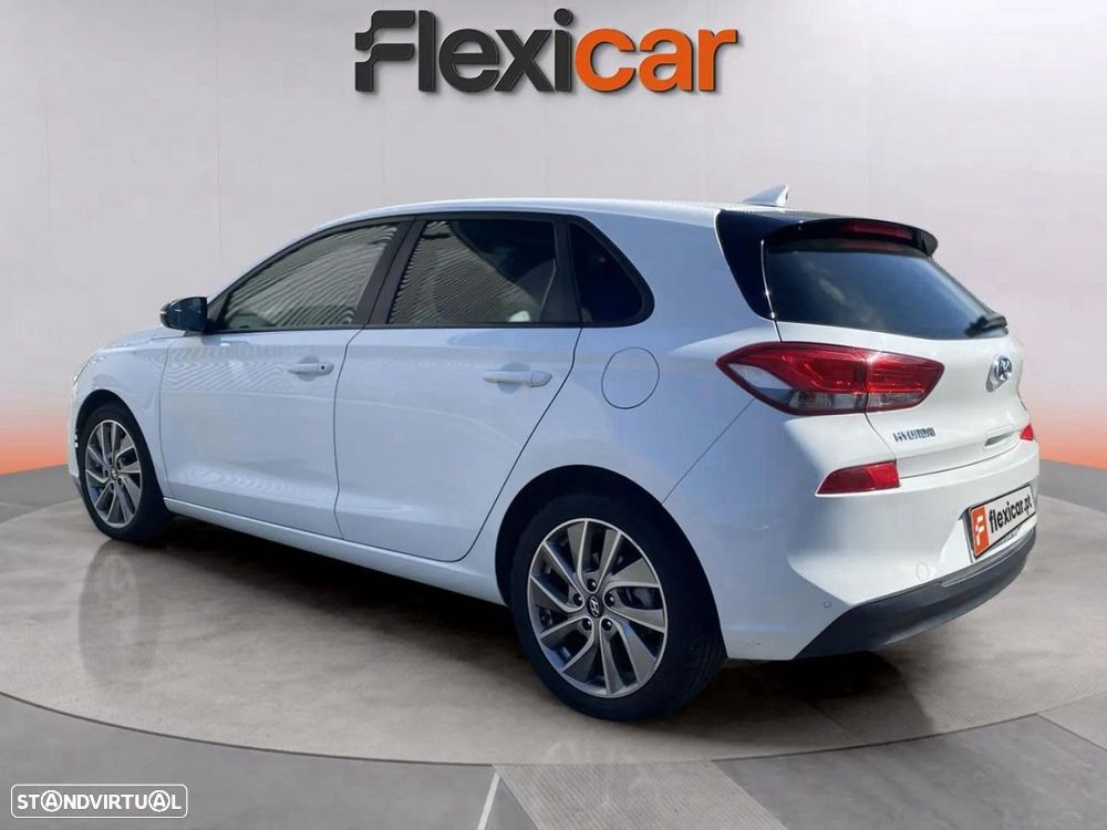 Hyundai i30 1.6 CRDI STyle 7DCT - 3