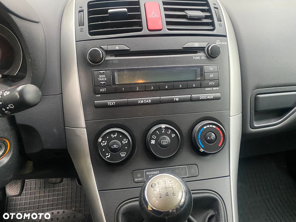 Toyota Auris 1.4 D-4D Luna - 6