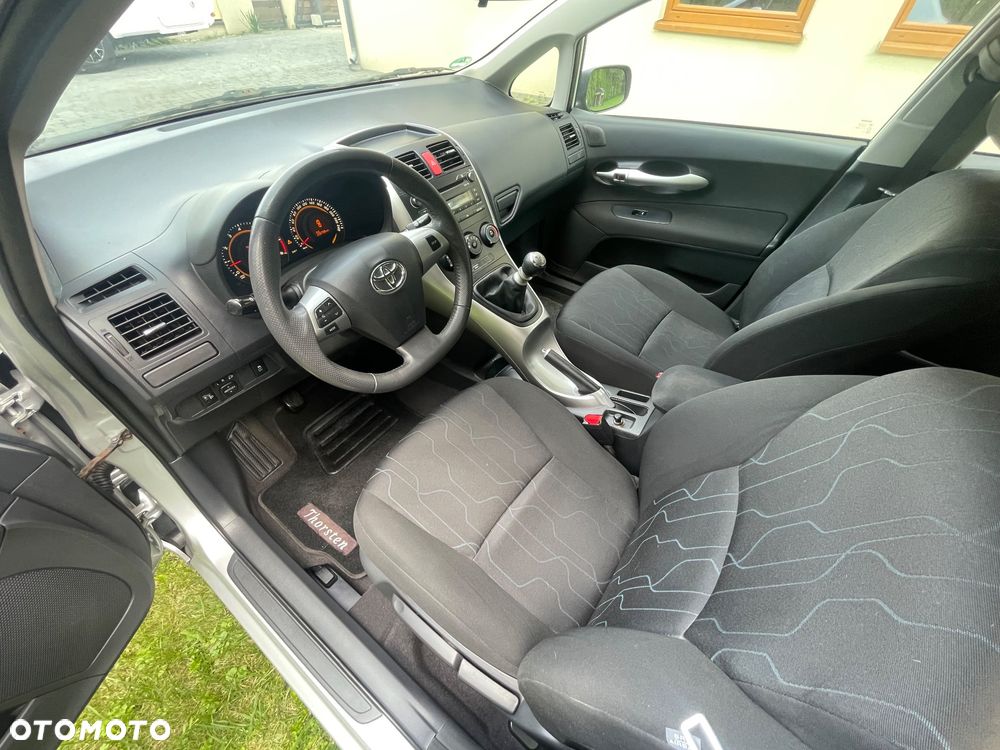 Toyota Auris 1.6 Active - 9
