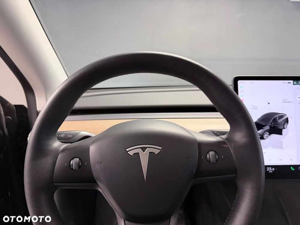 Tesla Model Y Long Range Dual Motor AWD - 9