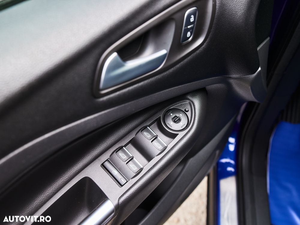 Ford Kuga 1.5 EcoBoost 2x4 Titanium - 23