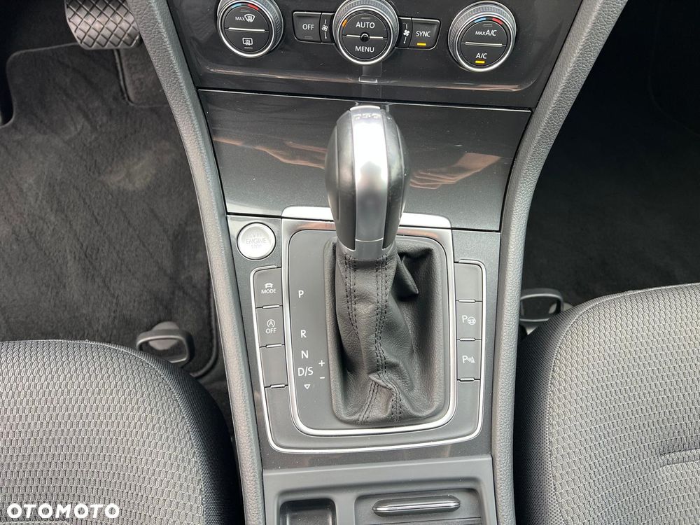 Volkswagen Golf 1.5 TSI BMT Evo Highline DSG - 25