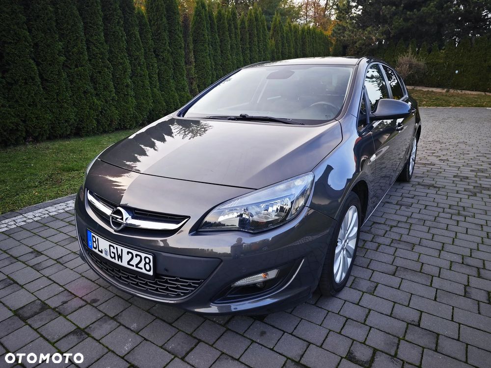 Opel Astra 2015 photo 2