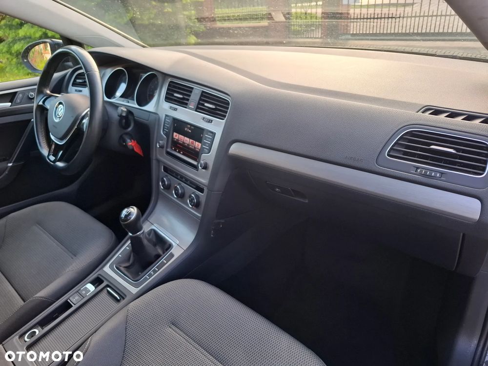 Volkswagen Golf - 11