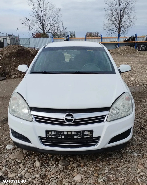Dezmembram Opel Astra H
