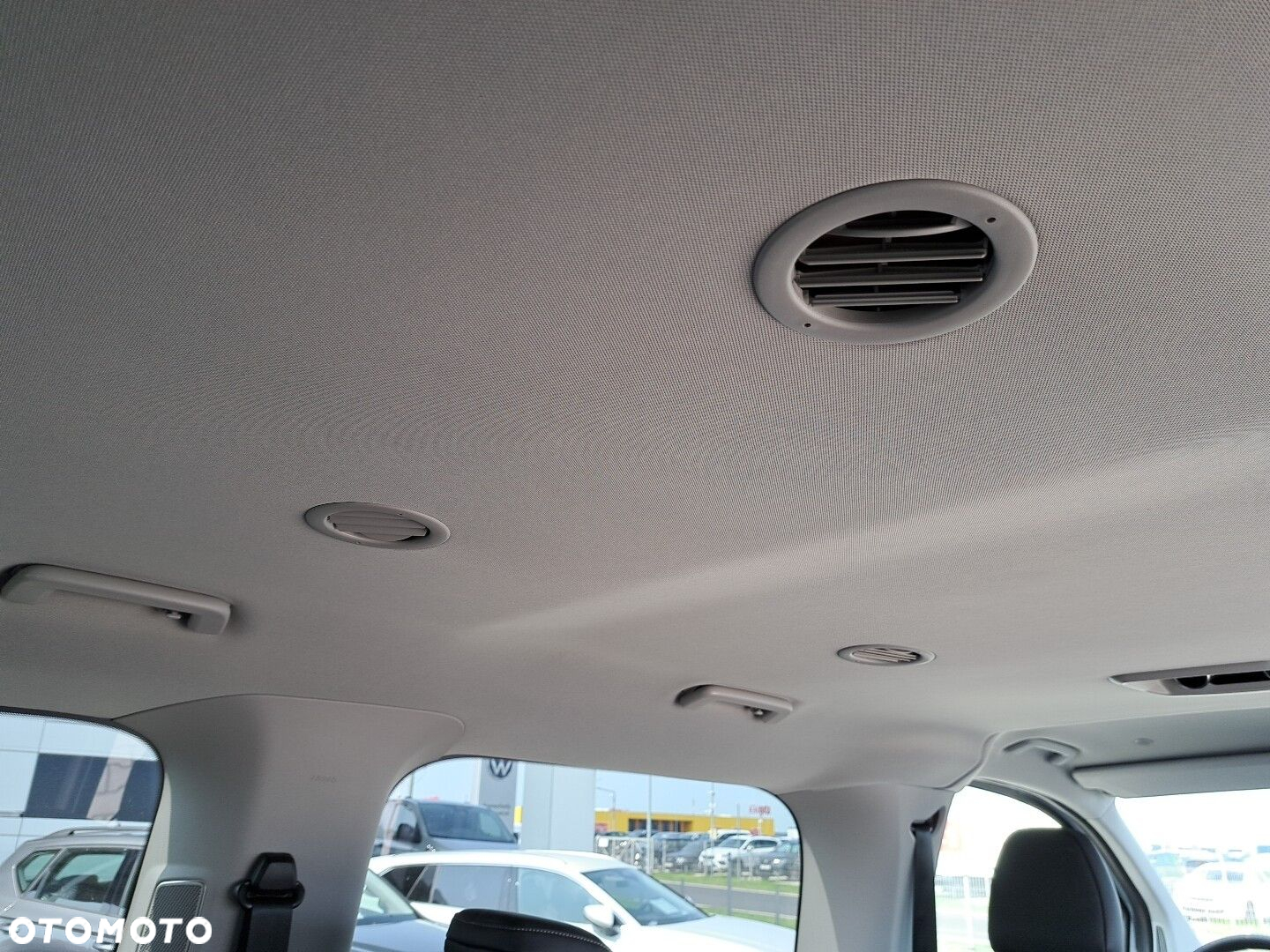 Volkswagen Caravelle - 32