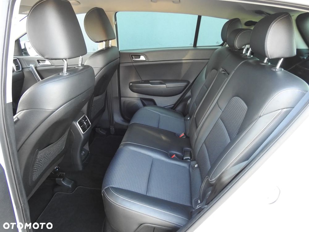 Kia Sportage 1.7 CRDI 2WD ISG Dream-Team Edition - 8