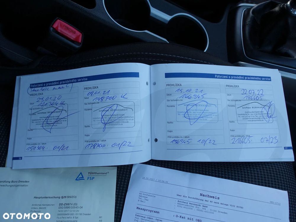 Hyundai i30 1.4 FIFA WM Edition - 16