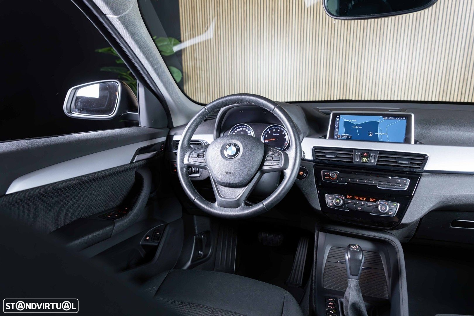 BMW X1 25 e xDrive Corporate Edition - 31