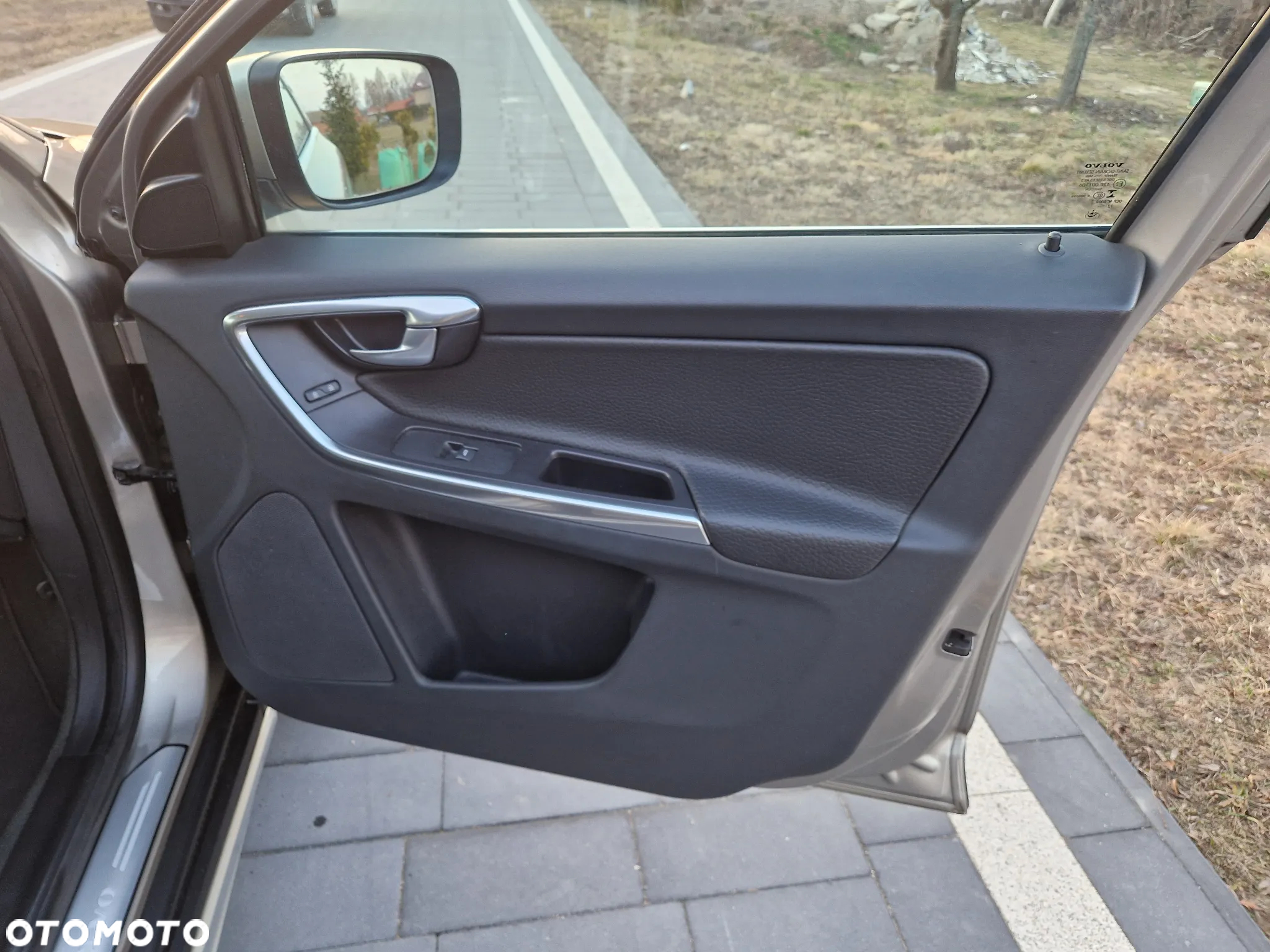 Volvo XC 60 D4 Geartronic Momentum - 25