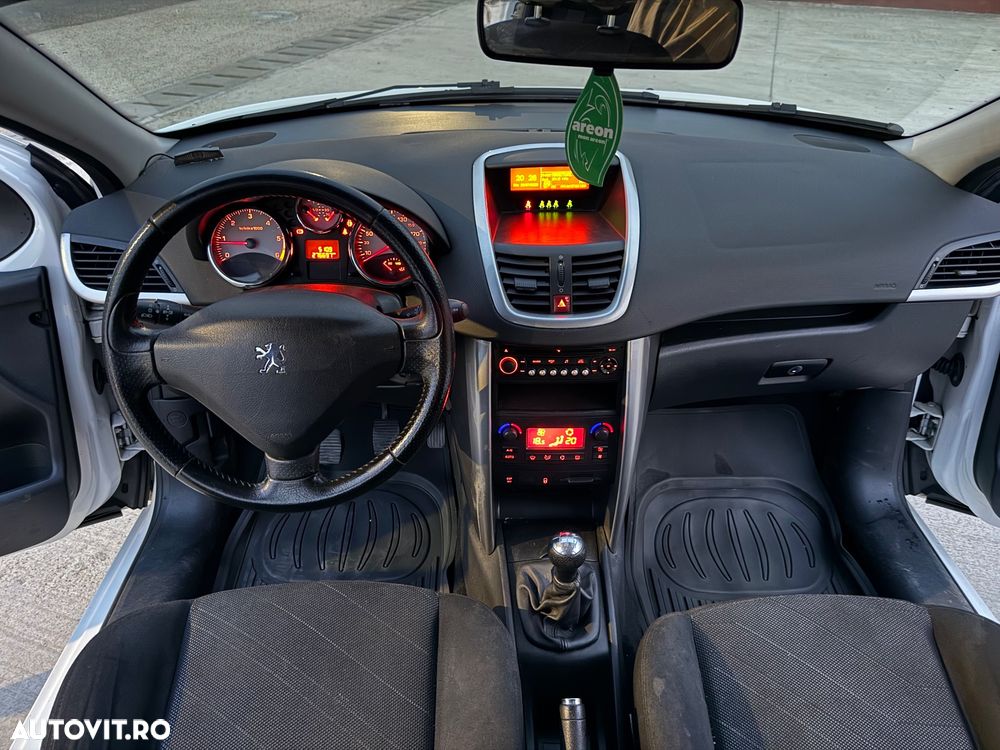 Peugeot 207 1.6HDI Feline - 5