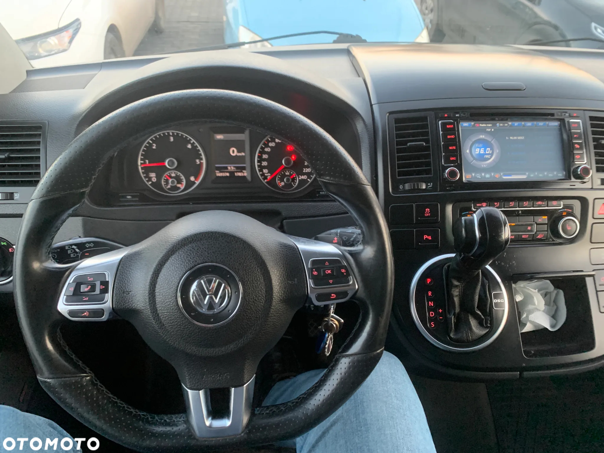 Volkswagen Multivan - 26