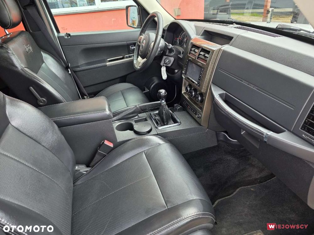 Jeep Cherokee - 21