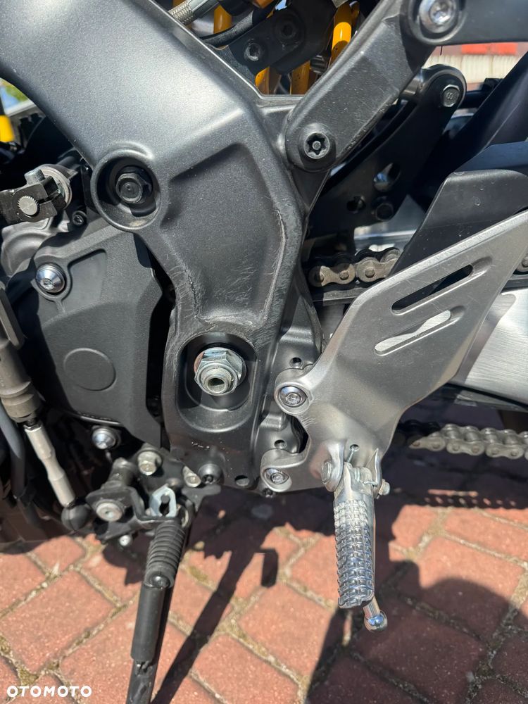 Yamaha MT - 12