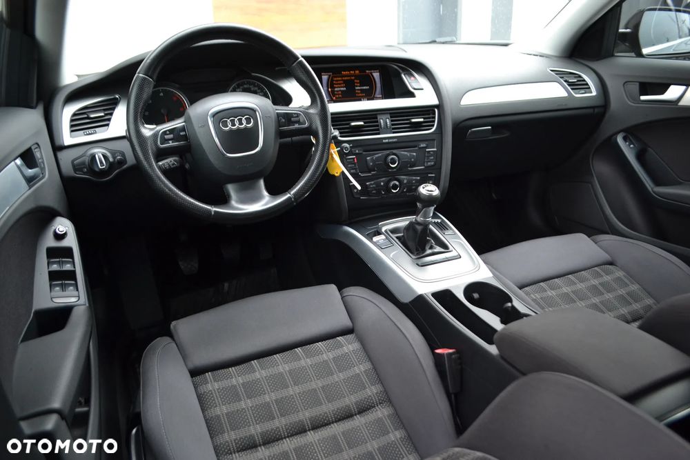 Audi A4 Avant 2.0 TDI DPF quattro - 5