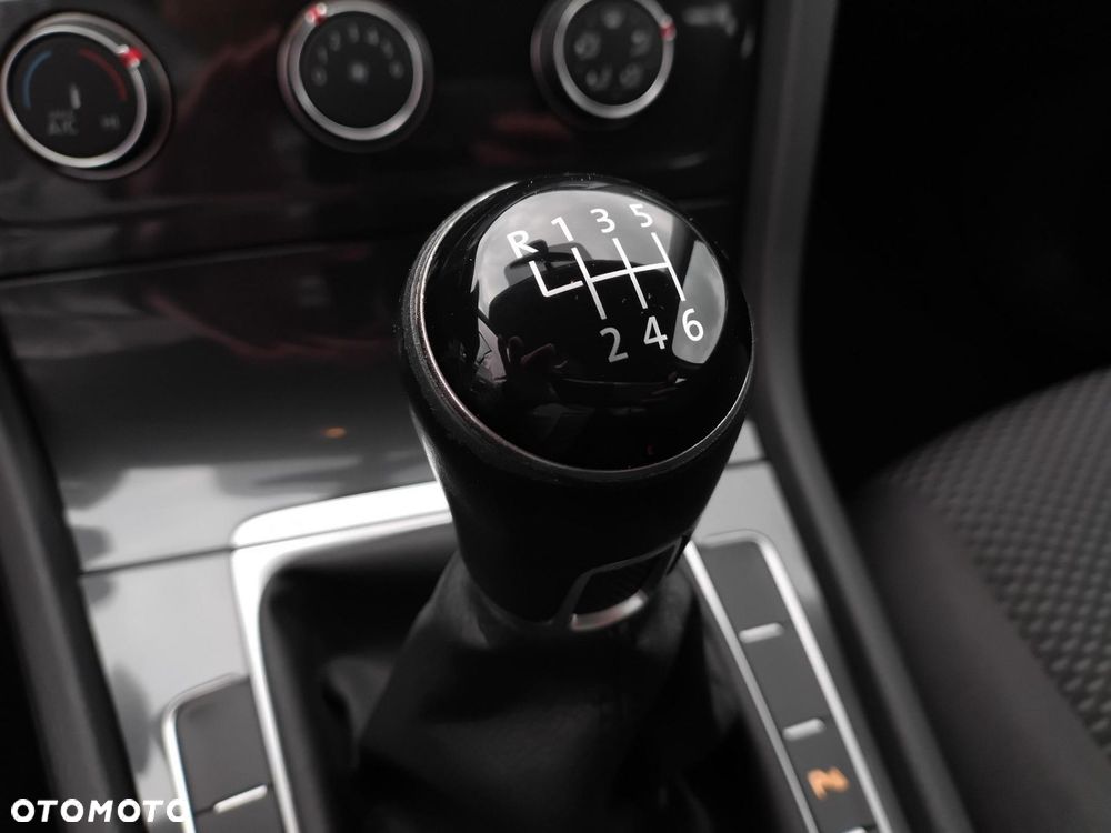 Volkswagen Golf - 14