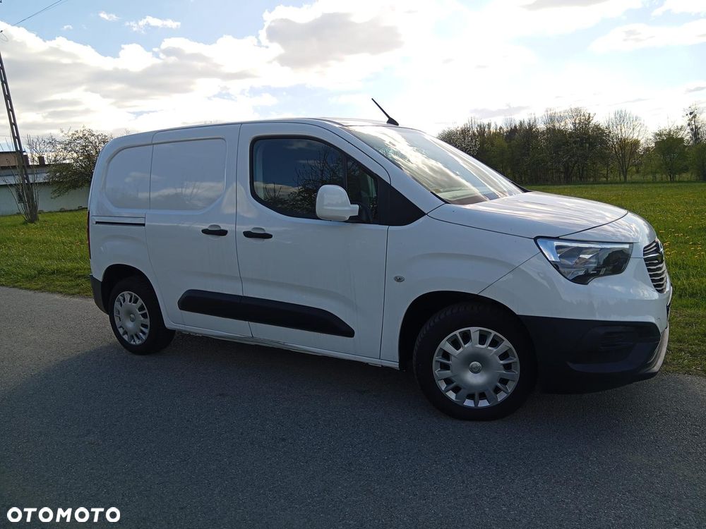 Opel Combo 1.5 CDTI Essentia S&S - 4