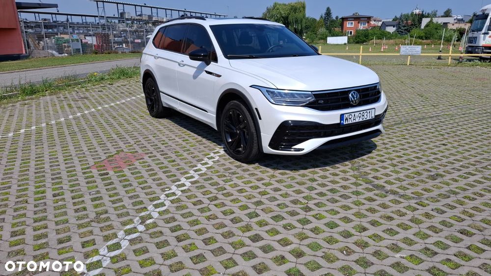 Volkswagen Tiguan - 1
