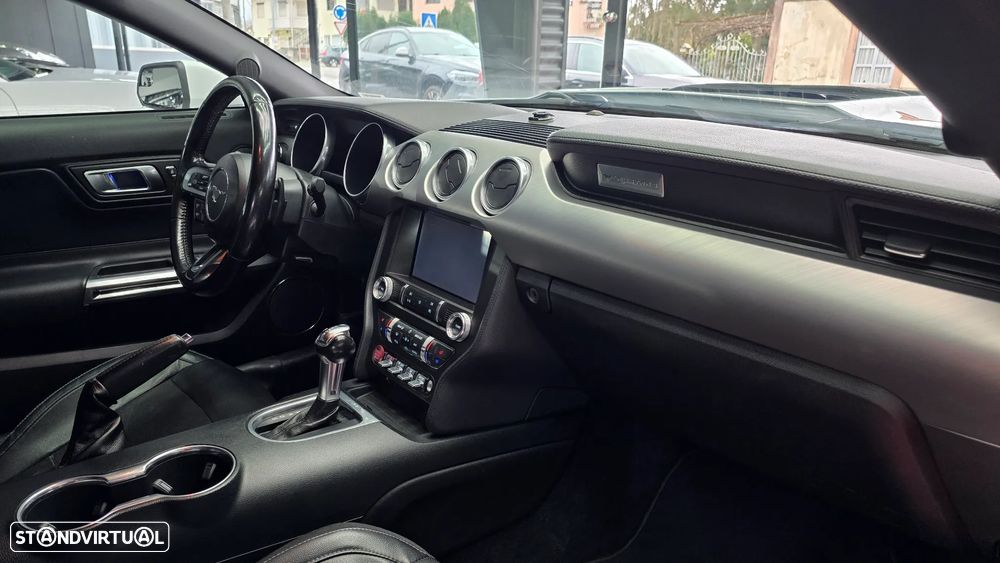 Ford Mustang Cabrio 2.3 Eco Boost - 23