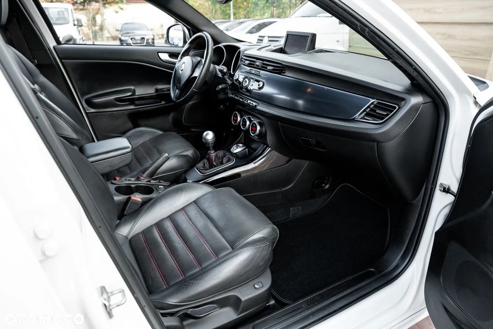 Alfa Romeo Giulietta 1.8 TBi 16V Quadrifoglio Verde - 25
