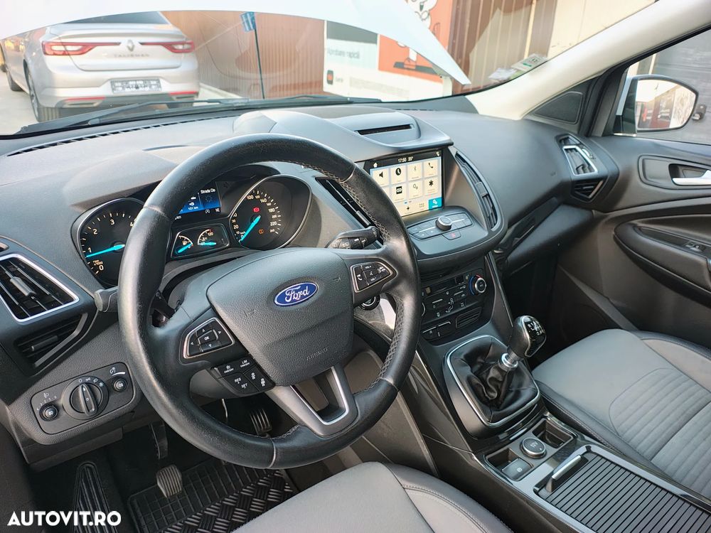 Ford Kuga 1.5 TDCi 2x4 Titanium - 19