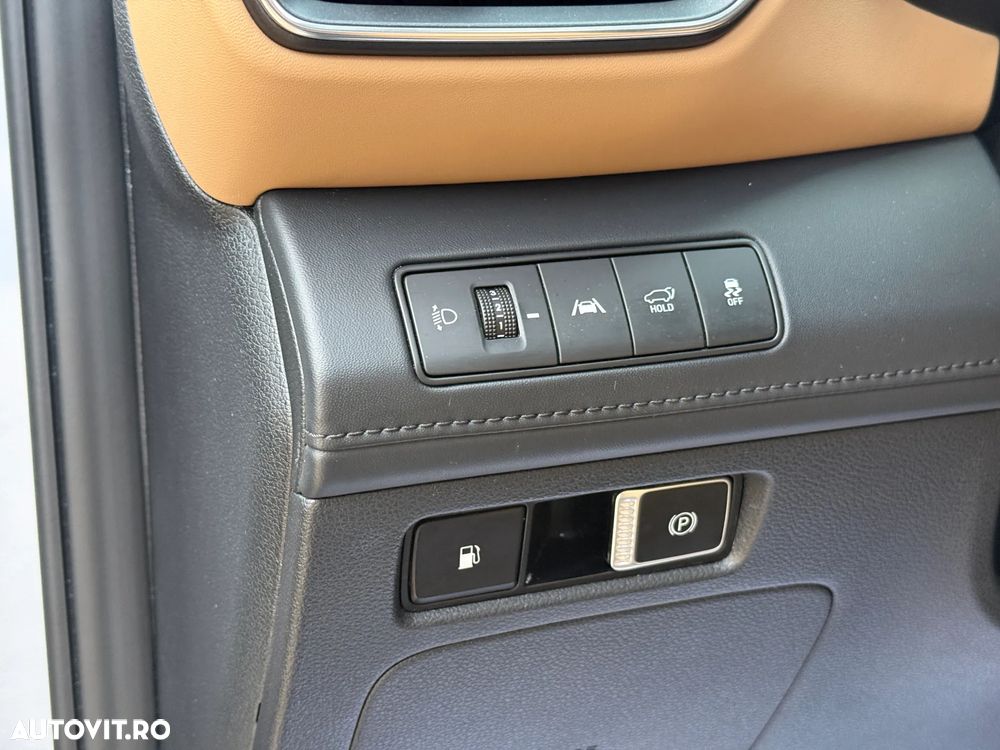 Hyundai Santa Fe 1.6 Plugin-Hybrid 4WD SEVEN Signature - 21