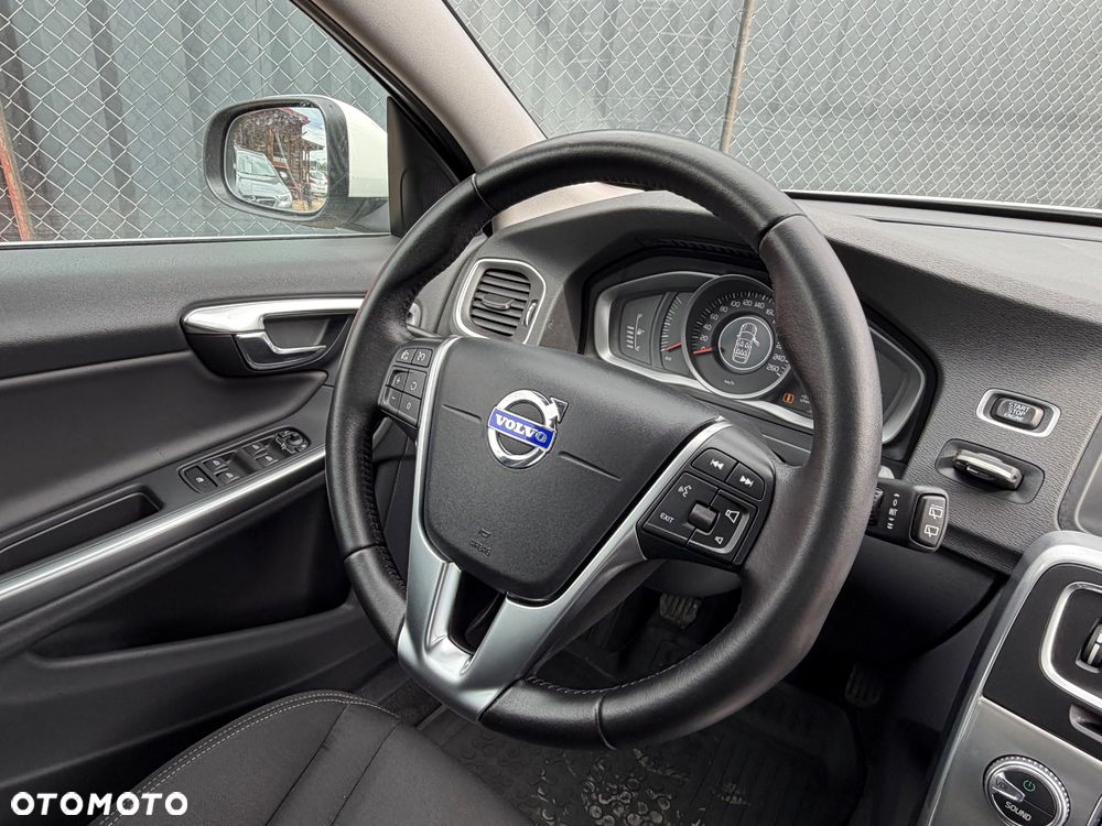 Volvo V60 D3 Drive-E Momentum - 20
