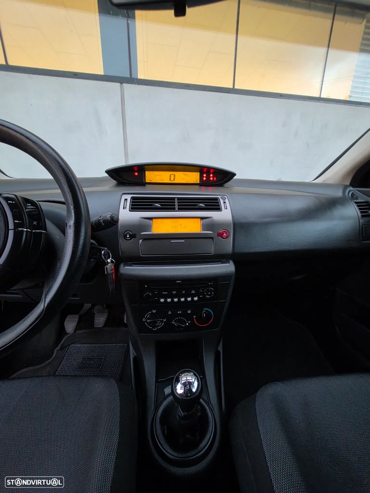 Citroën C4 1.6 HDi VTR - 13