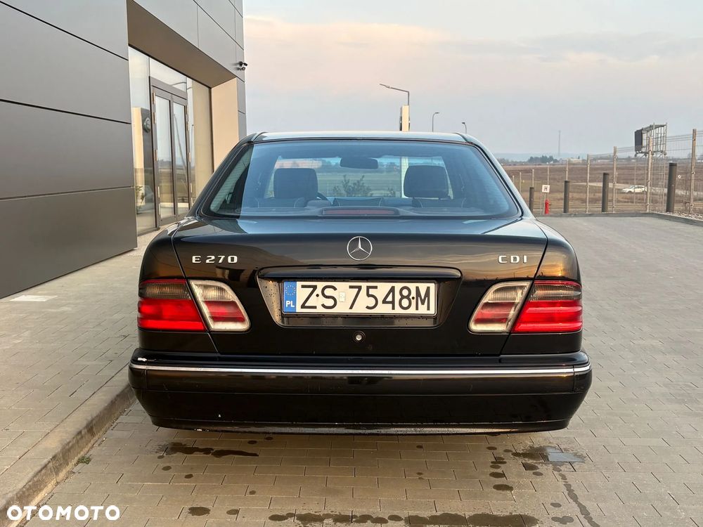 Mercedes-Benz Klasa E - 8