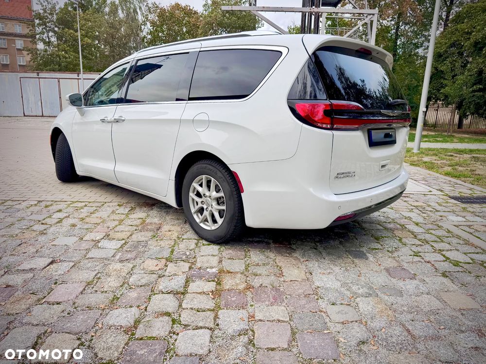 Chrysler Pacifica - 4