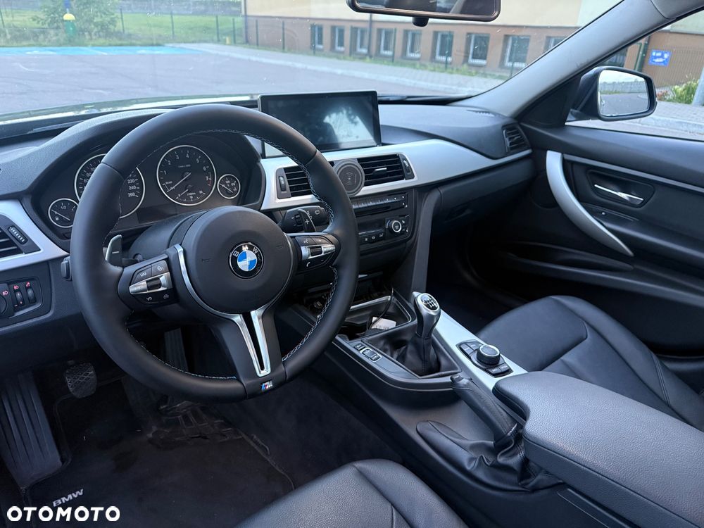 BMW Seria 3 320i - 9