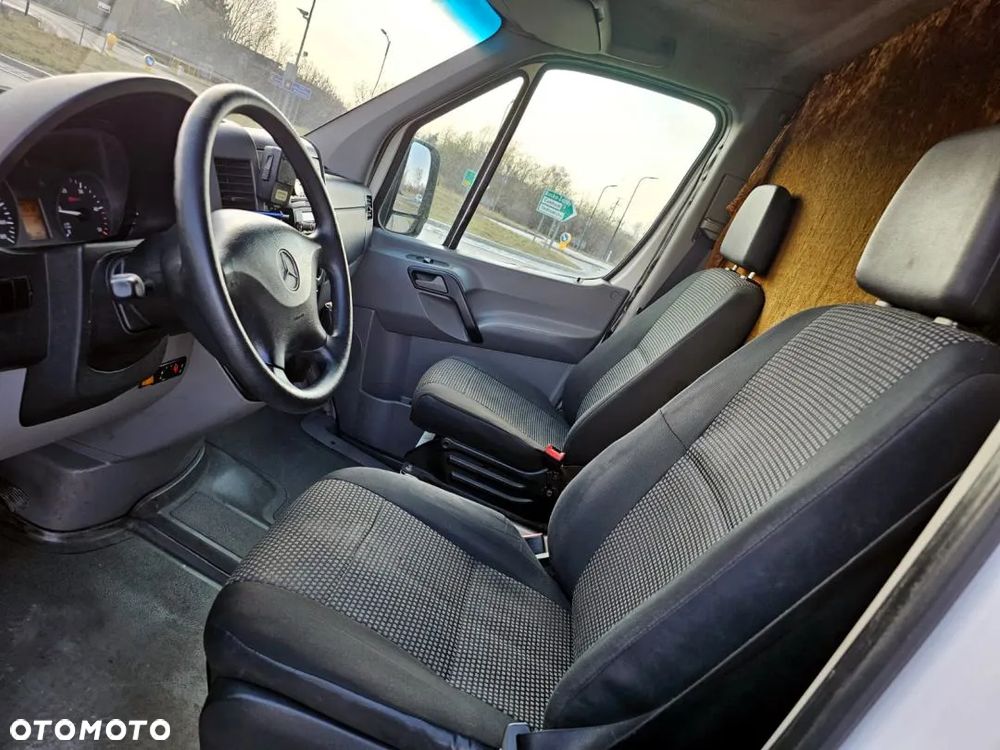 Mercedes-Benz Sprinter - 19