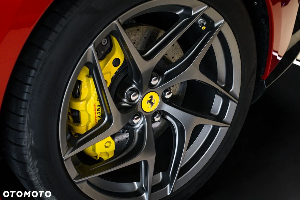 Ferrari 812 Superfast - 15