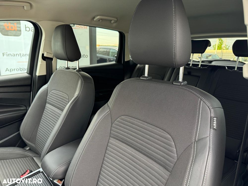 Ford Kuga - 13