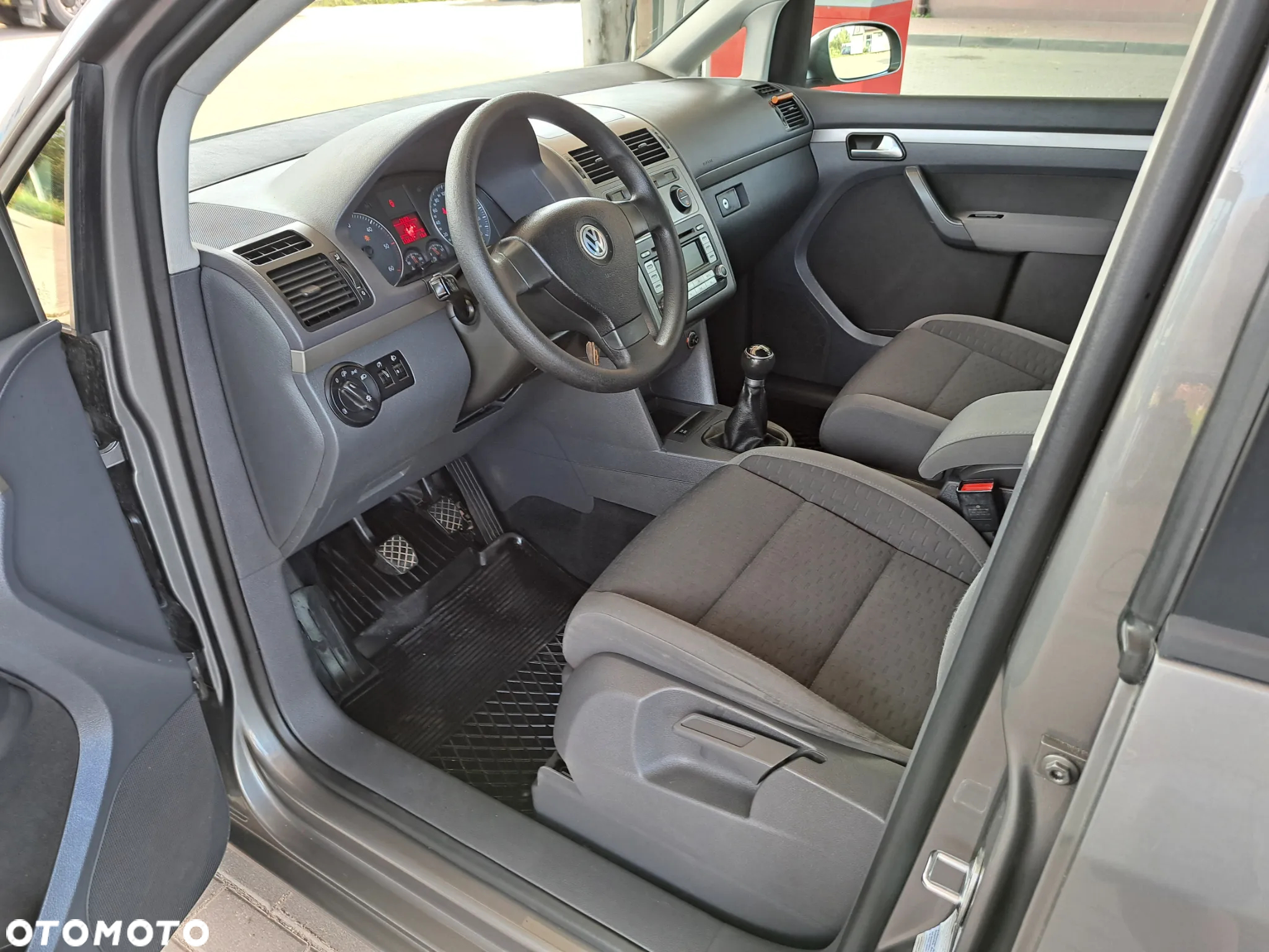Volkswagen Touran - 13