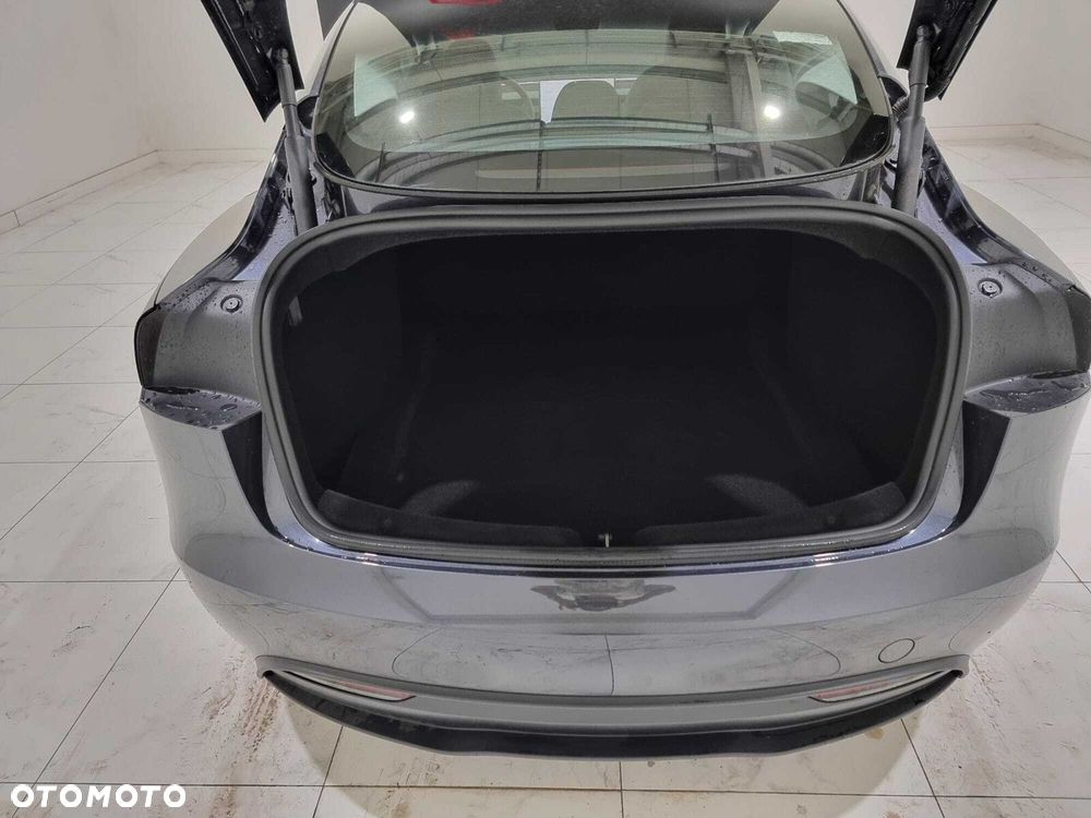 Tesla Model 3 - 15