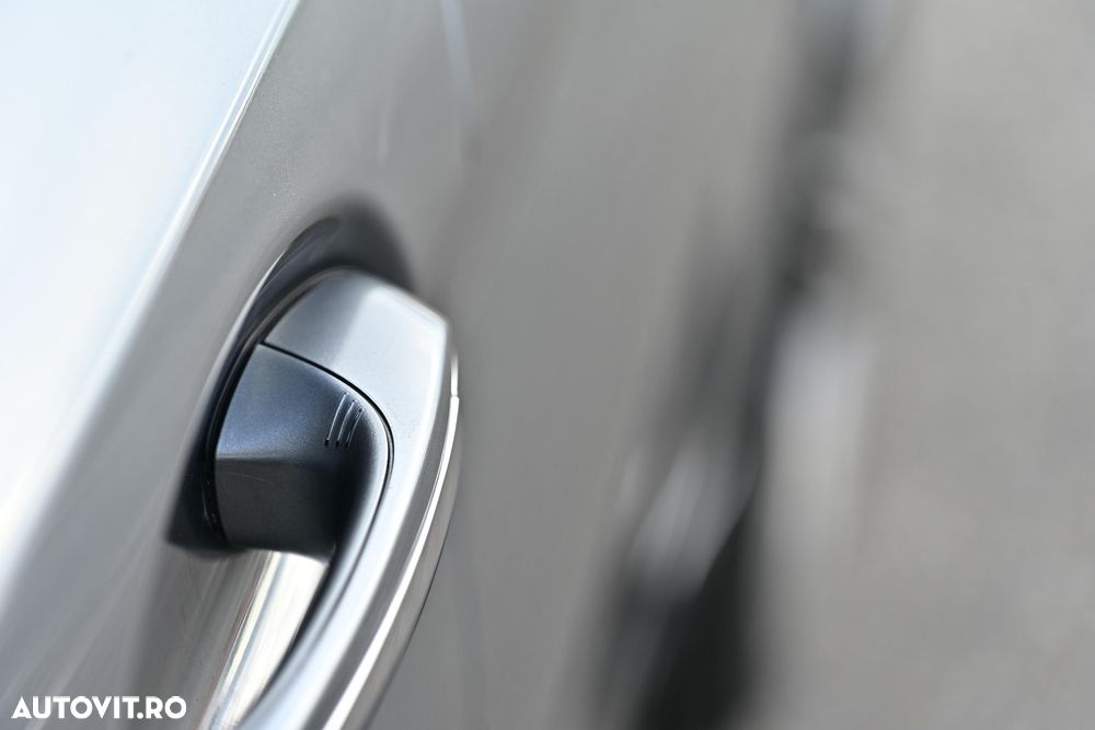BMW Seria 5 530i xDrive AT - 11