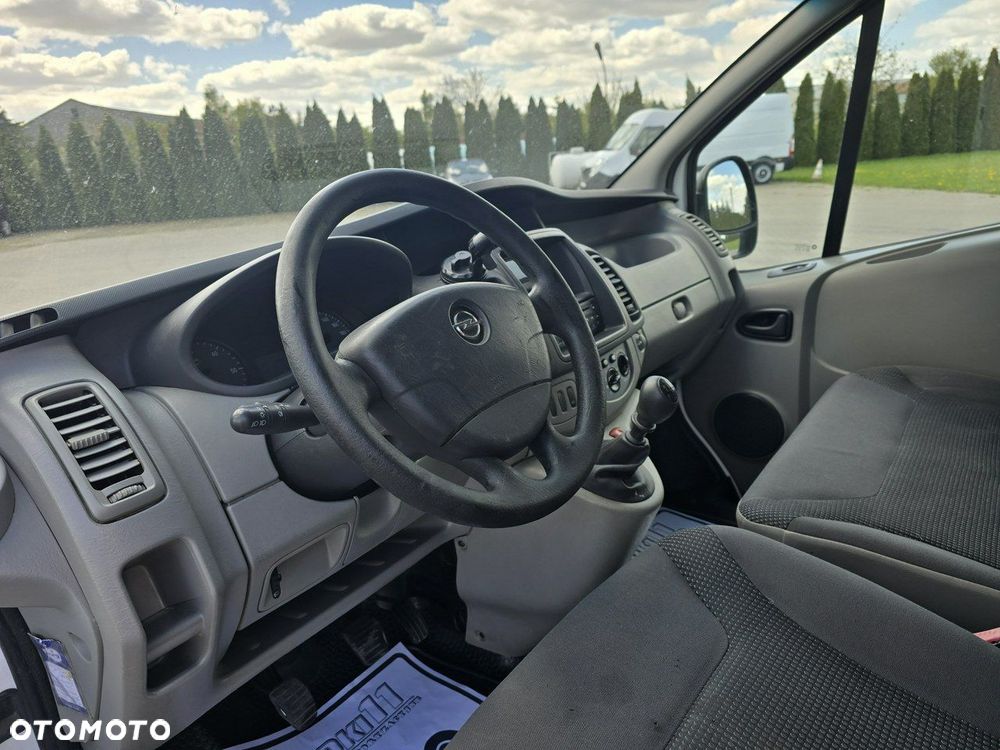 Opel Vivaro - 12