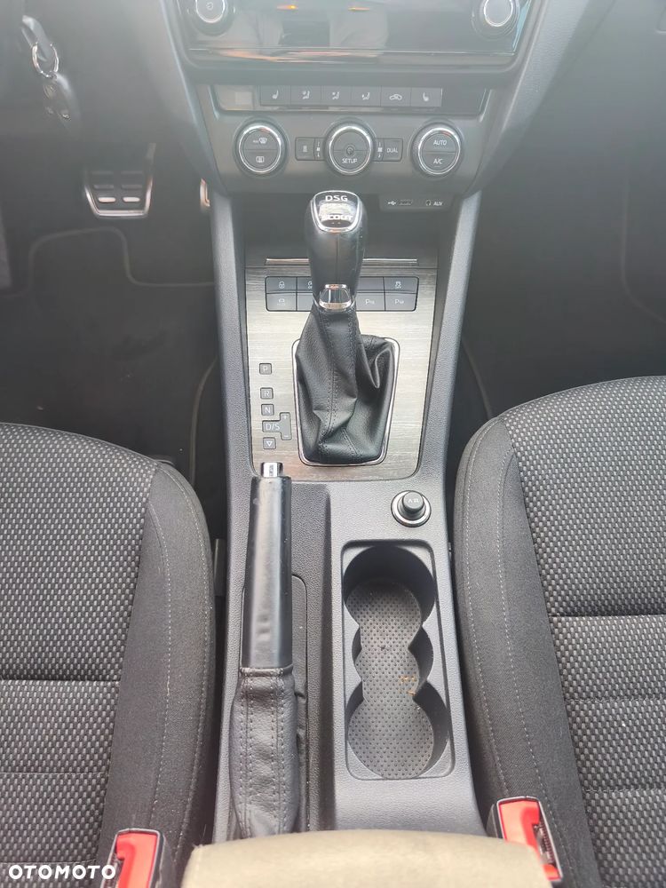 Skoda Octavia Scout 2.0 TDI 4x4 DSG - 15