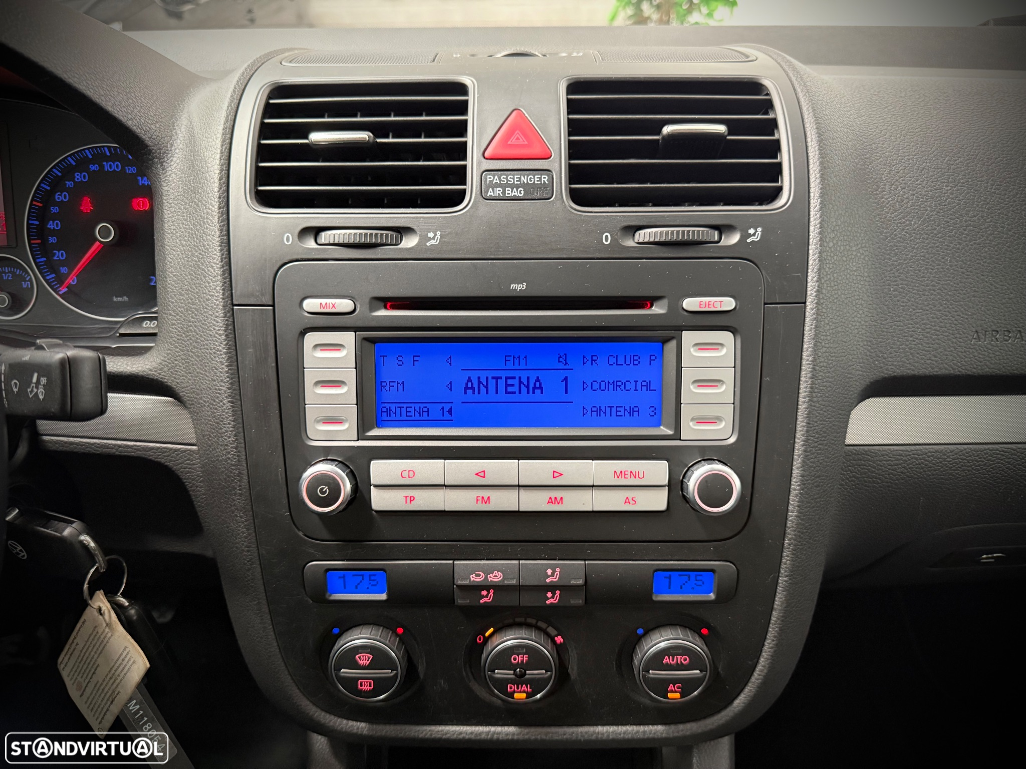 VW Jetta 1.9 TDi BlueM. Confortline - 14