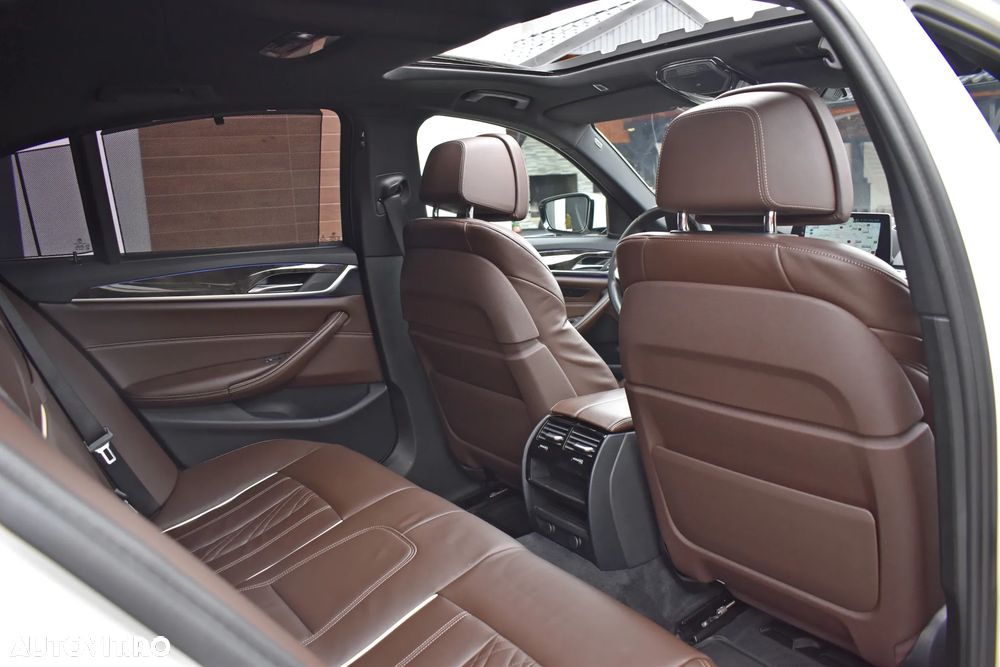 BMW Seria 5 520d Aut. M Sport Edition - 13