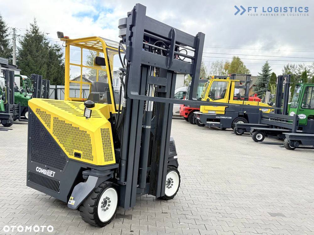 Combilift WÓZEK CZTEROKIERUNKOWY - WIELOKIERUNKOWY / CB4000 / GAS / TRIPLEX 5200MM / WOLNY SKOK / POZYCJONER WIDEŁ / PRZESUW WIDEŁ / STAN IDEALNY / Szeroka oferta wózków czterokierunkowych i bocznych, dopasowanych do różnorodnych potrzeb i zastosowań - 21