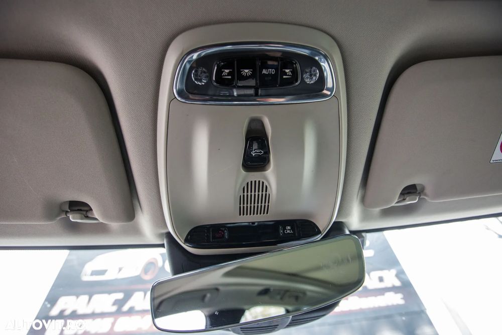 Volvo XC 60 D4 Geartronic Momentum - 28