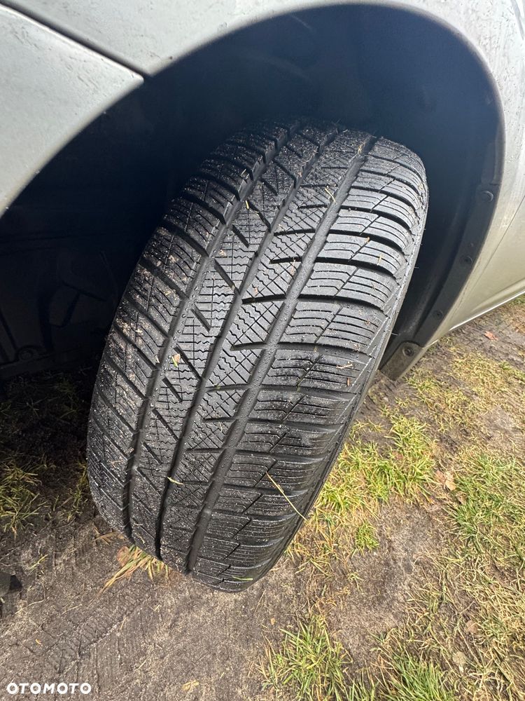 Toyota Avensis 1.8 Premium - 14