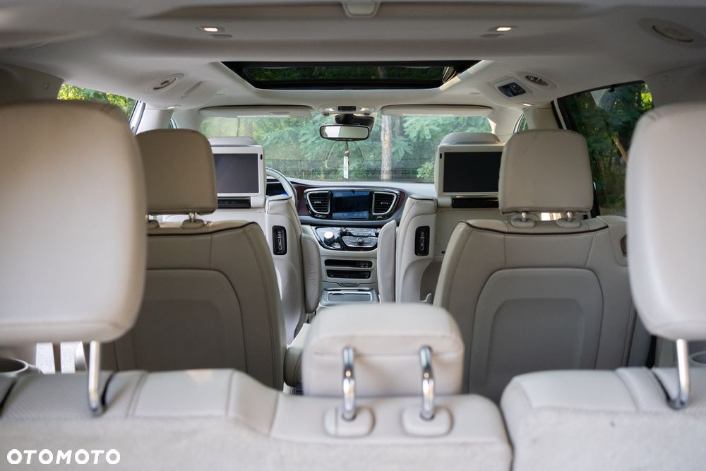 Chrysler Pacifica - 7