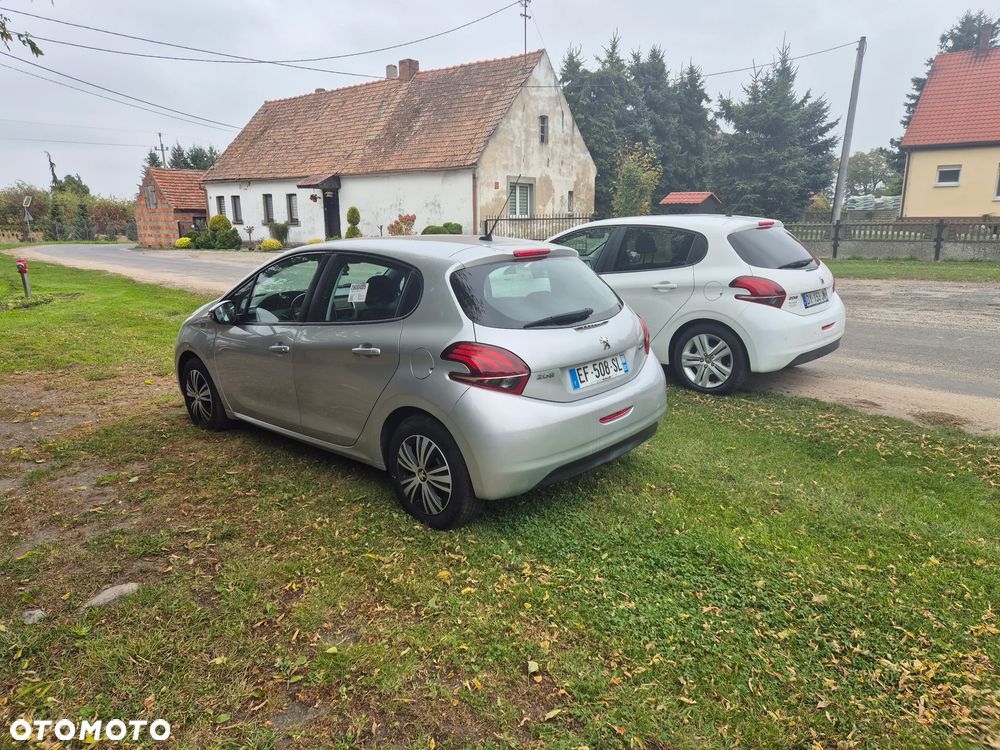 Peugeot 208 2016 photo 5